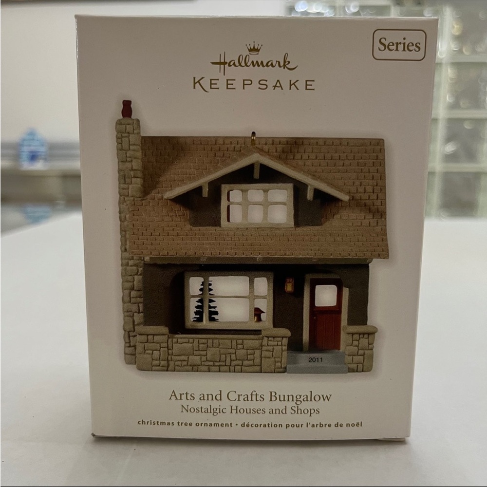 Hallmark Ornament Nostalgic Houses and Shops
Arts and Crafts Bungalow
Dated 2011